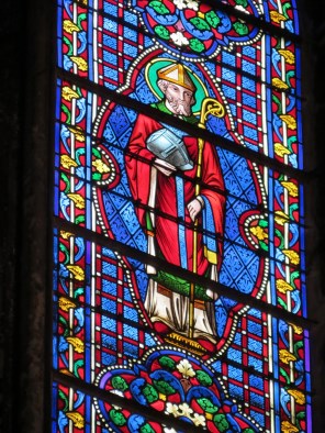 루앙의 성 빅트리치오_photo by Giogo_in the Basilica of Notre-Dame de Bonsecours in France.jpg